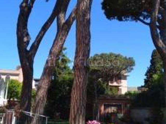 Villa Indipendente in affitto a Borgo Medievale, Roma Capitale