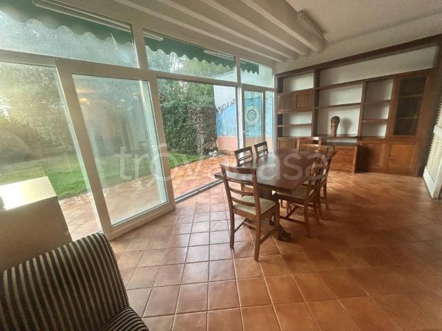 Villa Indipendente in affitto a Borgo Medievale, Roma Capitale