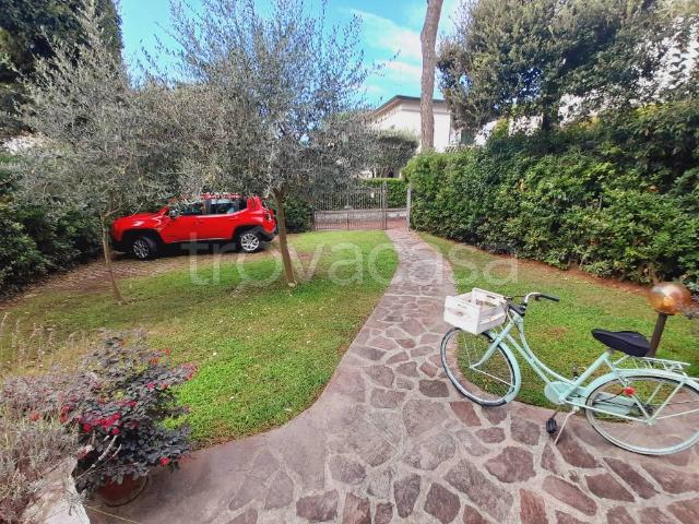 Villa Indipendente in affitto a Tonfano, Toscana