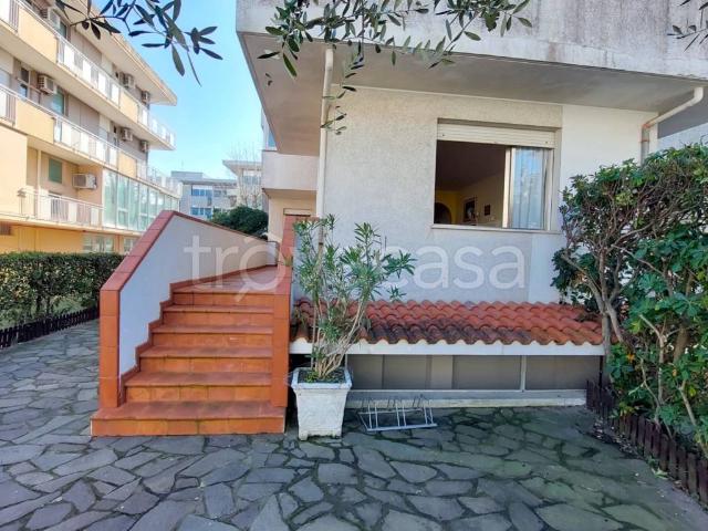 Villa Indipendente in affitto a Abissinia, Riccione