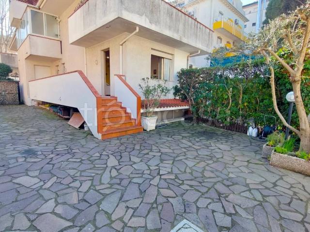 Villa Indipendente in affitto a Riccione, Reggio Emilia