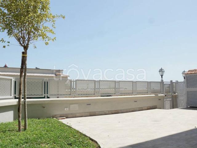 Villa Indipendente in affitto a Municipio Roma XI, Roma Capitale