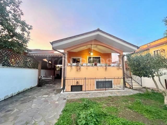 Villa Indipendente in affitto a Municipio Roma X, Roma Capitale
