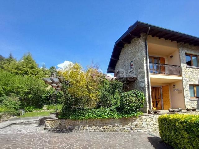Villa Indipendente in affitto a Rovetta, Lombardia