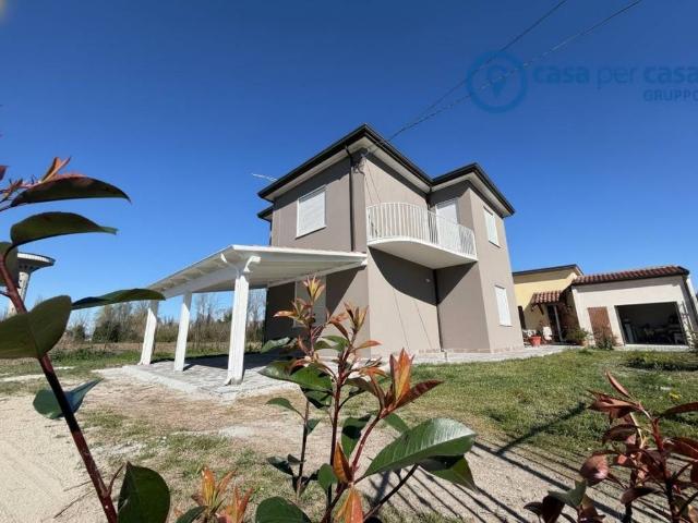 Villa Indipendente in affitto a Porto Viro, Veneto