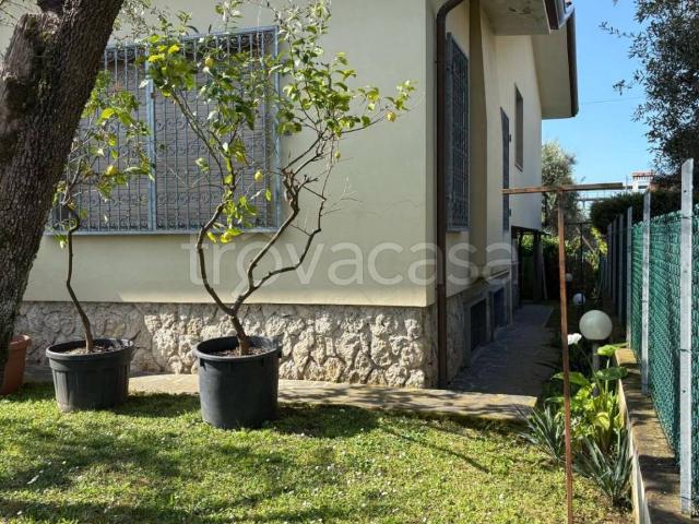 Villa Indipendente in affitto a Seravezza, Toscana