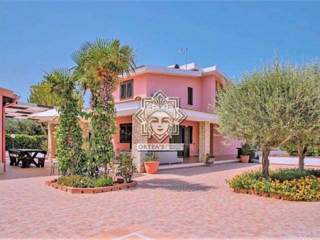 Villa Indipendente in affitto a Siracusa, Sicilia