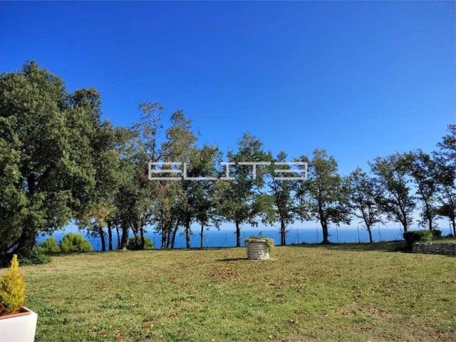 Villa Indipendente in affitto a Ancona