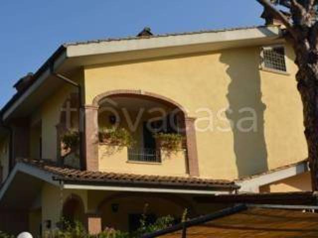 Villa Indipendente in affitto a Fregene, Roma Capitale