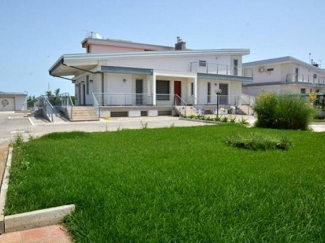 Villa Indipendente in affitto a Puglia, Foggia