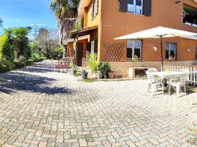 Villa Indipendente in affitto a Roma Capitale, Lazio