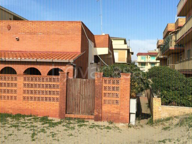 Villa Indipendente in affitto a Torvajanica, Roma Capitale