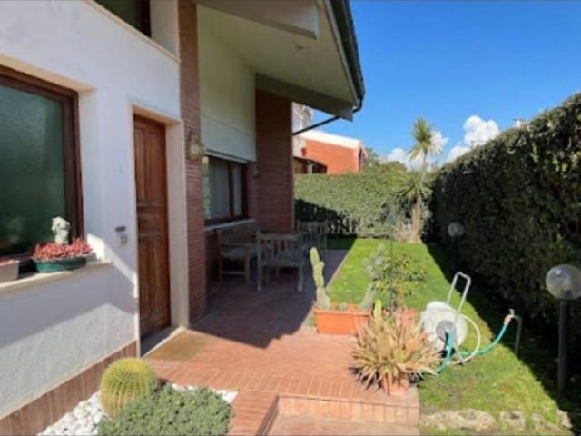 Villa Indipendente in affitto a Tognazzi, Roma Capitale