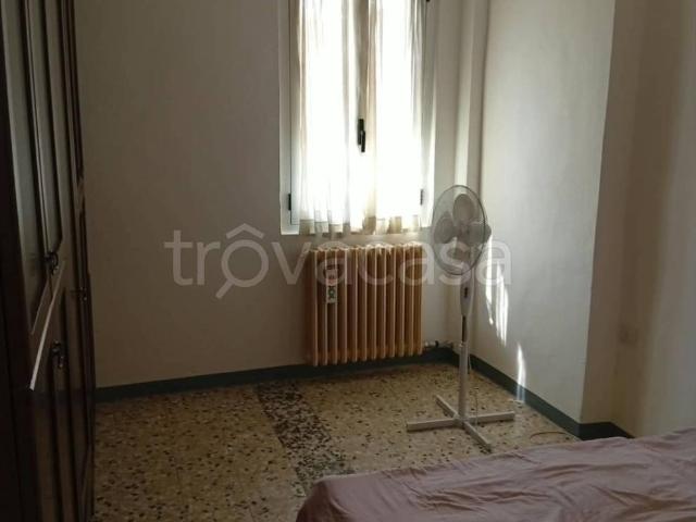 Villa Indipendente in affitto a Portalbera, Lombardia