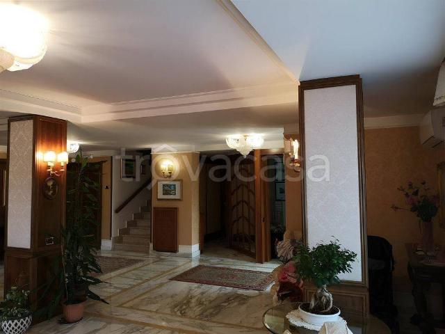 Villa Indipendente in affitto a Salerno, Campania