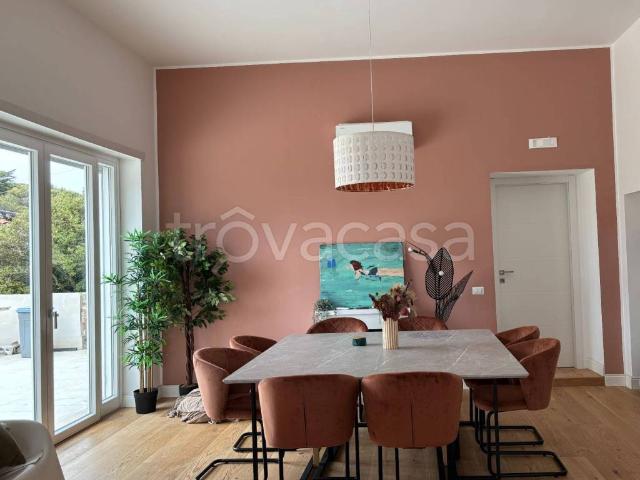 Villa Indipendente in affitto a Lido di Enea, Roma Capitale