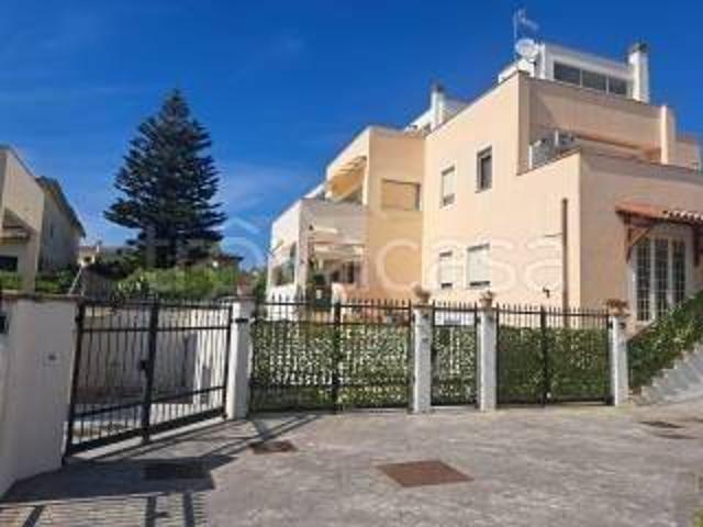 Villa Indipendente in affitto a Lido di Marechiaro, Roma Capitale