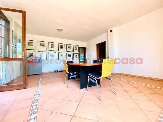 Villa Indipendente in vendita a Colline Matildiche, Re