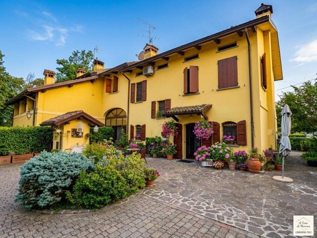 Villa Indipendente in vendita a Colline Matildiche, Re