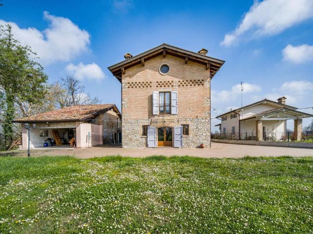 Villa Indipendente in vendita a Colline Matildiche, Re