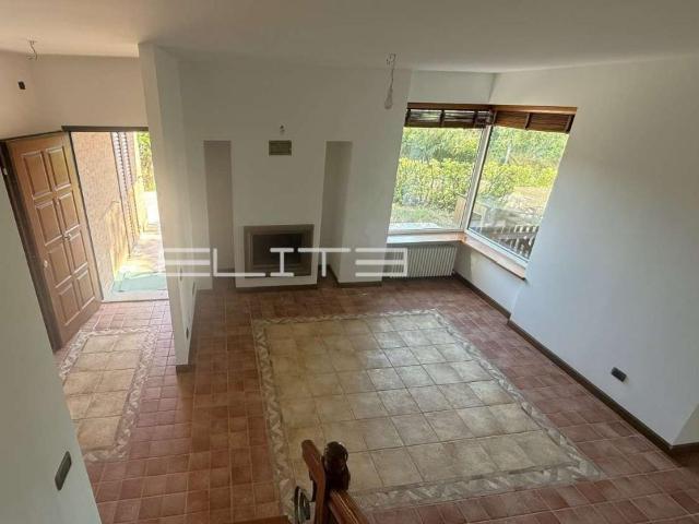 Villa Indipendente in vendita a Ancona