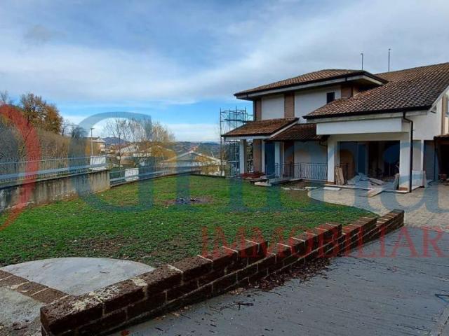Villa Indipendente in vendita a Contrada Bagnoli, Avellino