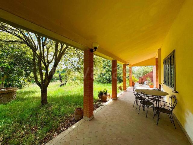 Villa Indipendente in vendita a Altopascio, Toscana