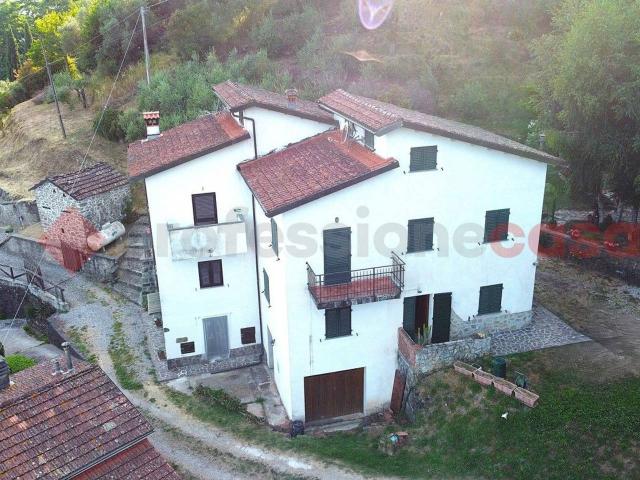 Villa Indipendente in vendita a Unione dei comuni Media Valle del Serchio, Ponte A Serraglio