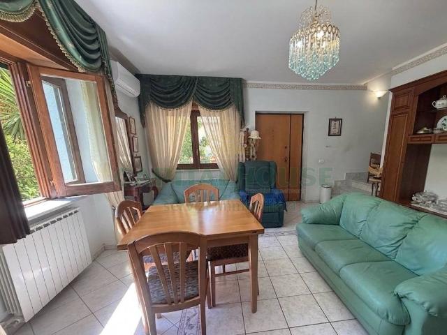 Villa Indipendente in vendita a Baronissi, Campania