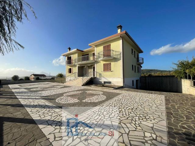 Villa Indipendente in vendita a Paduli, Campania