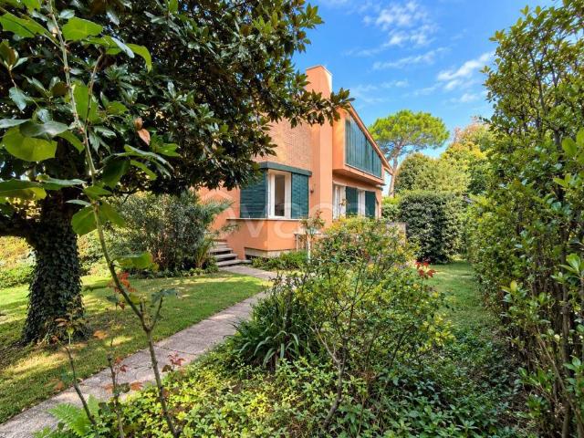 Villa Indipendente in vendita a Monello, Binago
