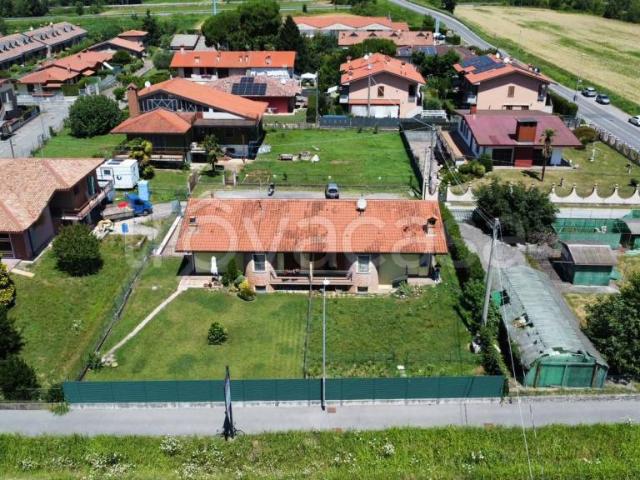 Villa Indipendente in vendita a Boroni-Consonni, Bonate Sopra