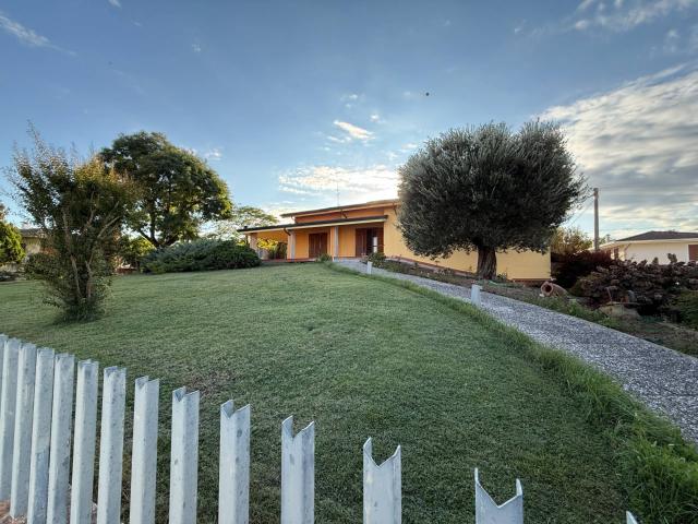 Villa Indipendente in vendita a Borgo Mantovano, Villa Poma