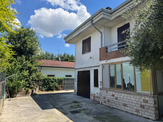 Villa Indipendente in vendita a Borgo Mantovano, Villa Poma