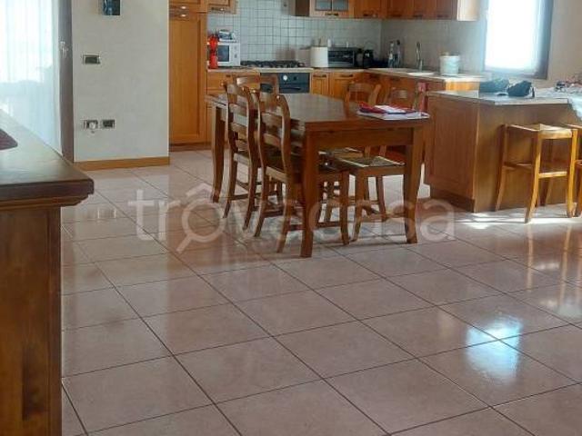 Villa Indipendente in vendita a Pieve del Grappa, Borso Del Grappa