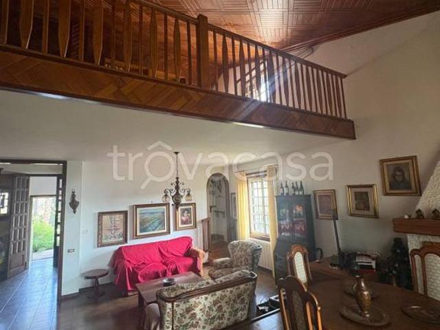 Villa Indipendente in vendita a Suisio, Lombardia