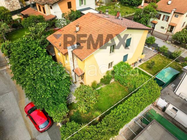 Villa Indipendente in vendita a Villaggio Marcolini, Botticino