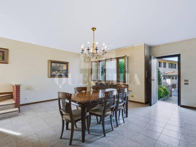 Villa Indipendente in vendita a Botticino Sera, Botticino