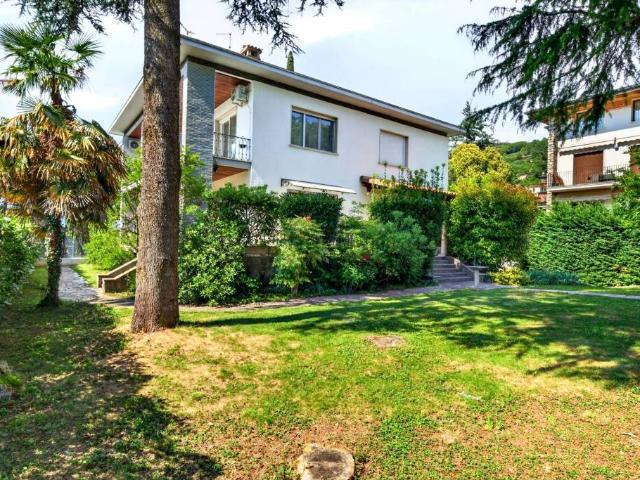Villa Indipendente in vendita a Zona Centro, Brescia