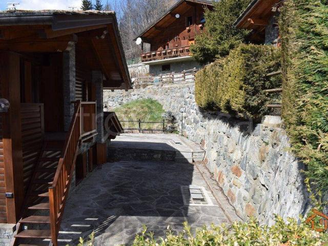 Villa Indipendente in vendita a Brusson, Aosta