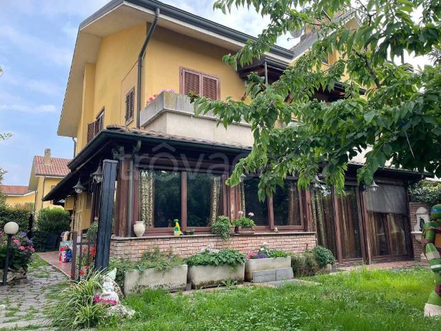 Villa Indipendente in vendita a Rovido, Buccinasco