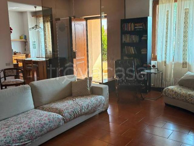 Villa Indipendente in vendita a Bulgarograsso, Como