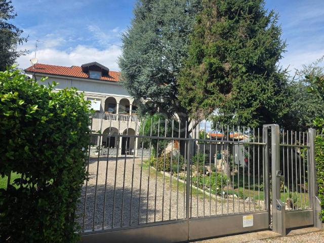 Villa Indipendente in vendita a Sacconago, Busto Arsizio