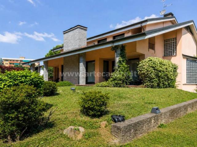 Villa Indipendente in vendita a Cascina Brughetto, Busto Arsizio