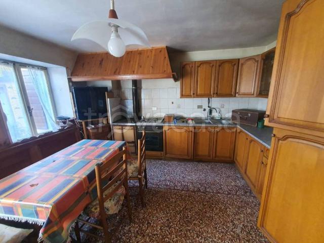 Villa Indipendente in vendita a Arta Terme, Friuli-Venezia Giulia