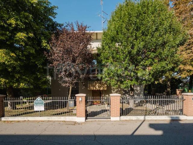 Villa Indipendente in vendita a Campagnola Emilia