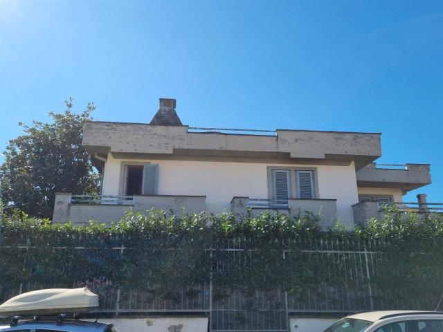 Villa Indipendente in vendita a Campi Bisenzio, Toscana