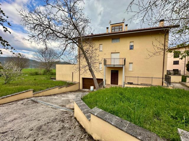 Villa Indipendente in vendita a Caporciano, Abruzzo