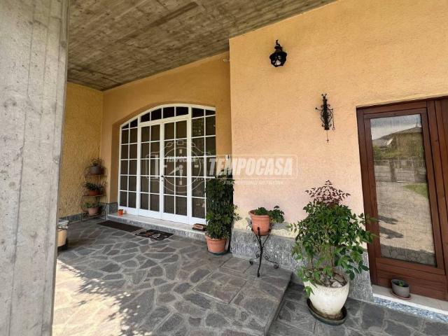 Villa Indipendente in vendita a Le Case, Capriolo