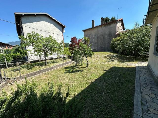 Villa Indipendente in vendita a Unione dei comuni del Medio Verbano, Caravate